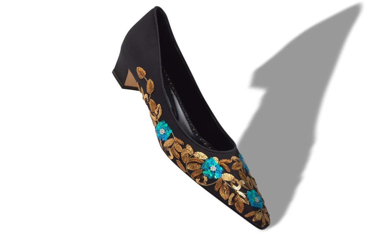 Pumps in Crêpe de Chine Nero con Ricamo