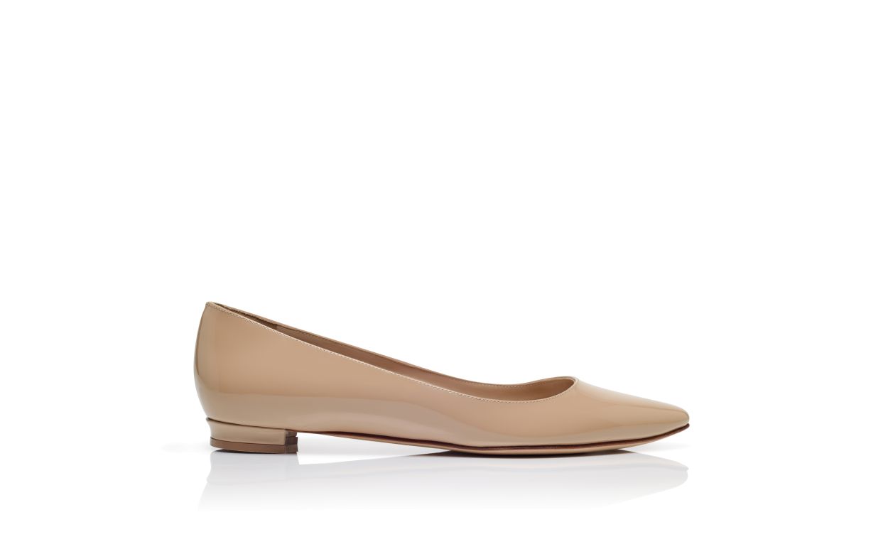 Pumps Piatte in Pelle Lucida Beige Chiaro con Punta Affilata