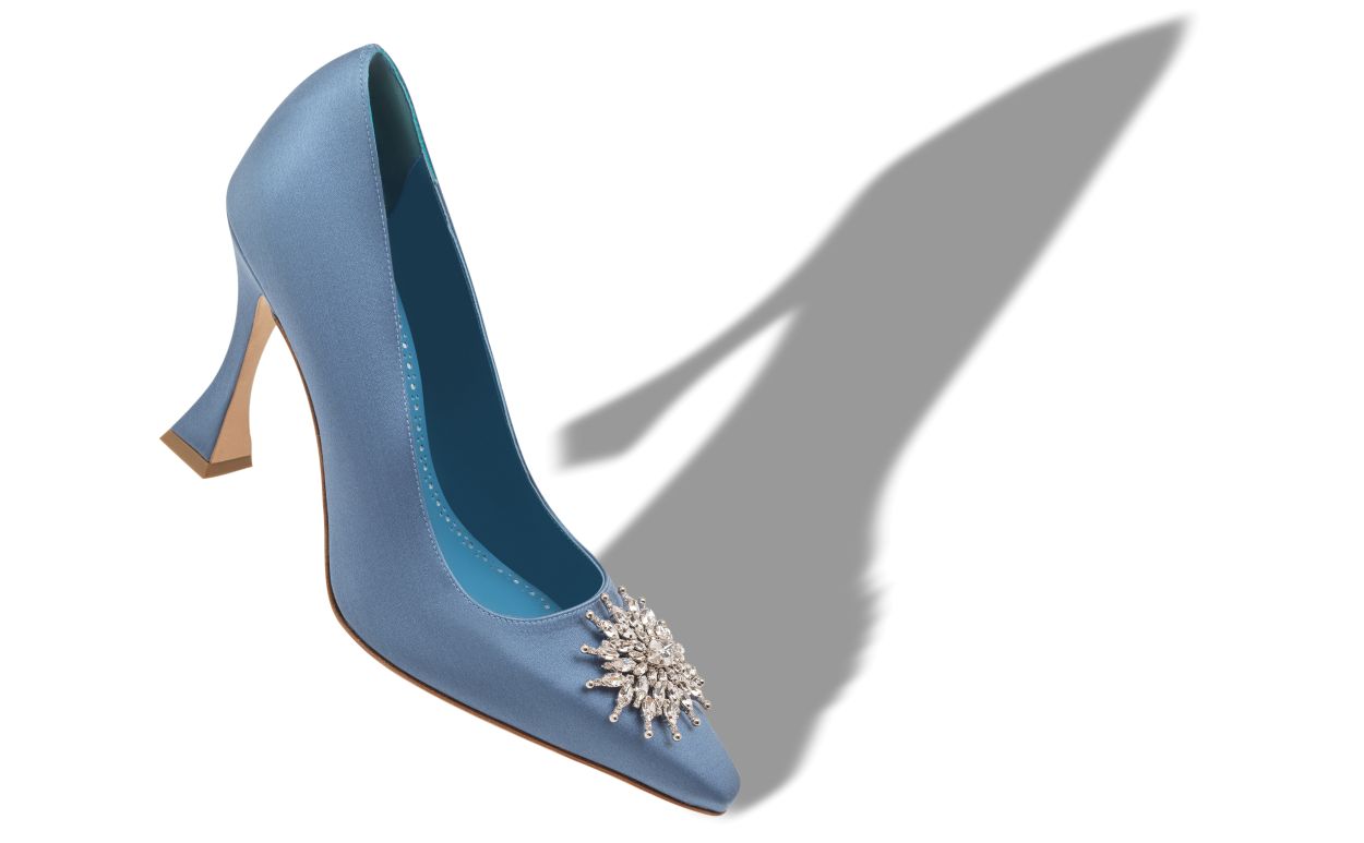 Pumps in Seta Azzurra Decorate con Cristalli
