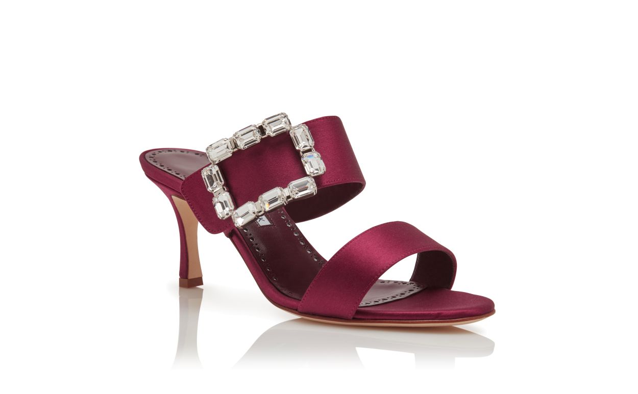 Mules in raso rosso scuro con fibbia di cristallo