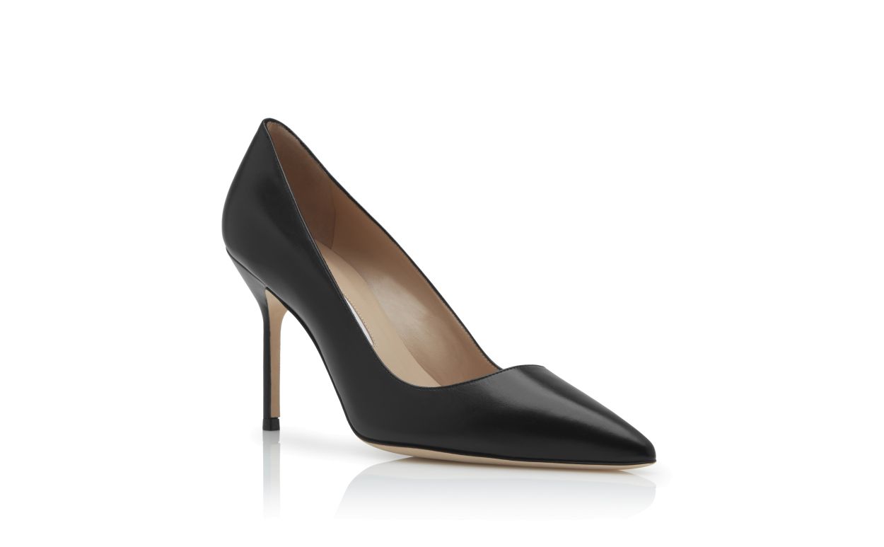 Pumps in pelle di vitello nera con punta affilata