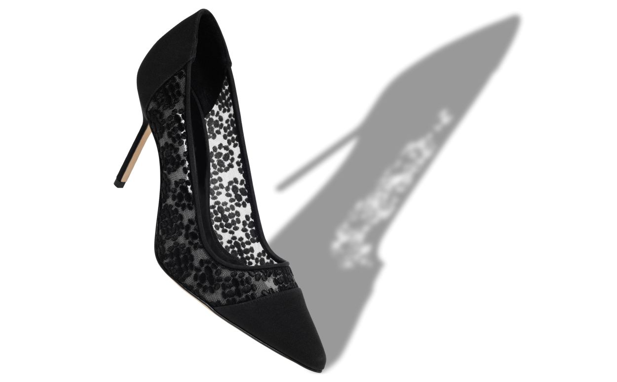 Pumps in Pizzo Nero con Dettagli Floreali