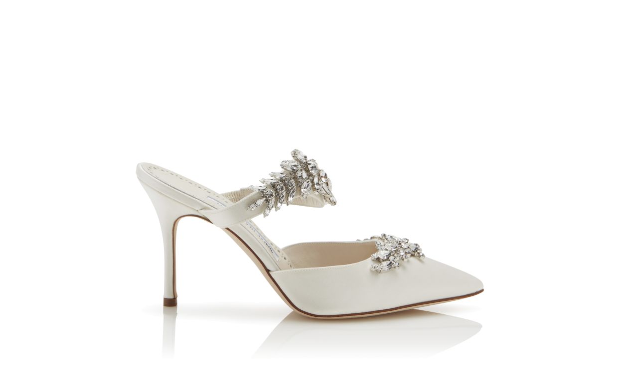 Mules in Seta Bianco Avorio con Decorazioni in Cristallo