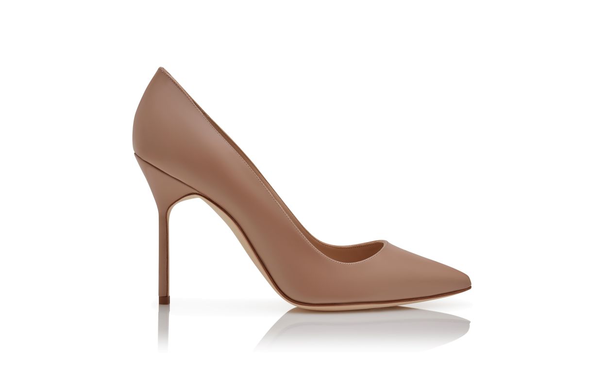 Pumps in pelle lucida rosa scuro con punta affilata