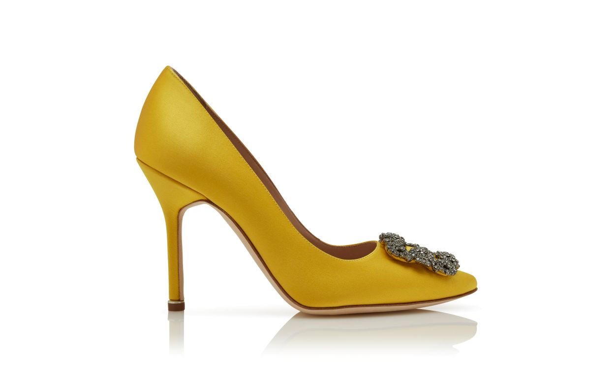 Pumps con fibbia in vetro giallo in raso