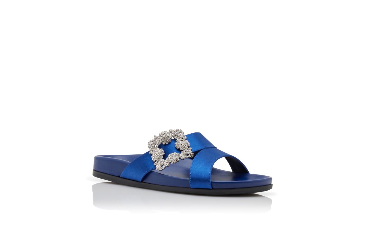 Mule piatte in satin blu con fibbia gioiello
