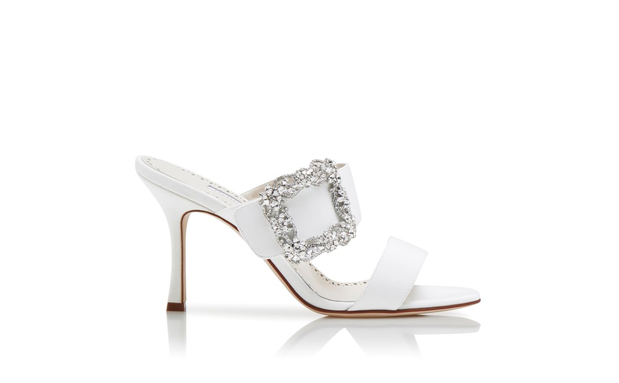 Mule con fibbia in cristallo in crepe de chine bianco