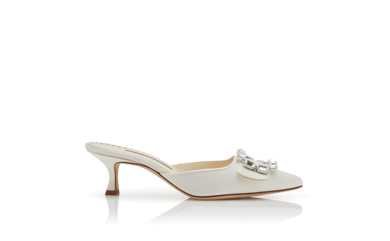 Mules in raso crema con fibbia di cristallo