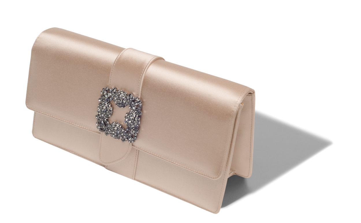 Portafoglio rettangolare in satin beige con fibbia di gioiello