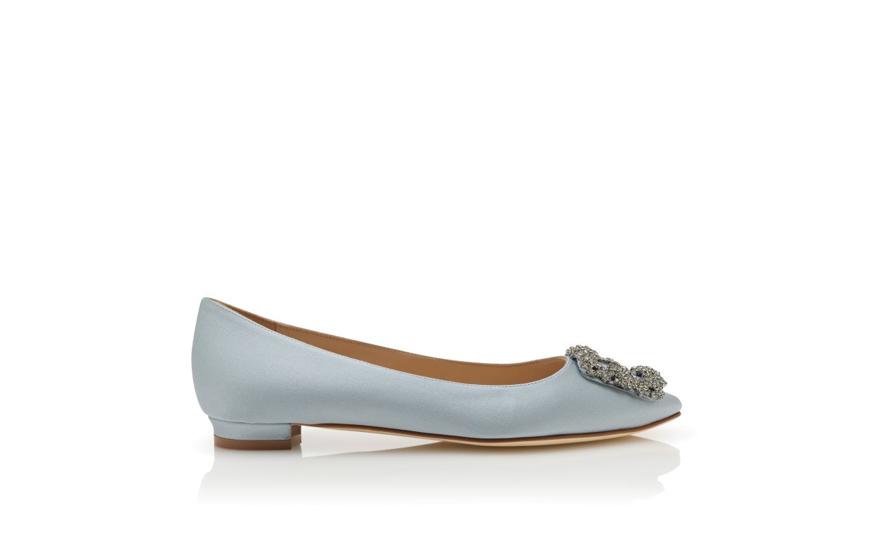 Pumps piatte con fibbia in cristallo in raso blu chiaro